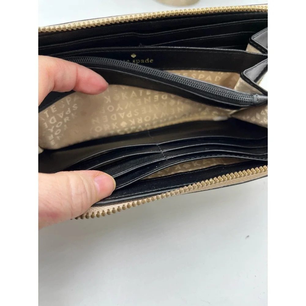 Kate Spade Wellesley Neda Black & Cream Zipper‎ Leather Wallet